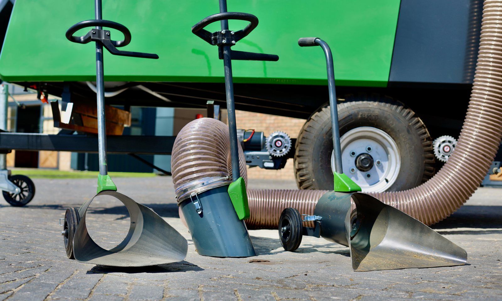 Trzy wymienne końcówki ssące Easy Manure Cleaner